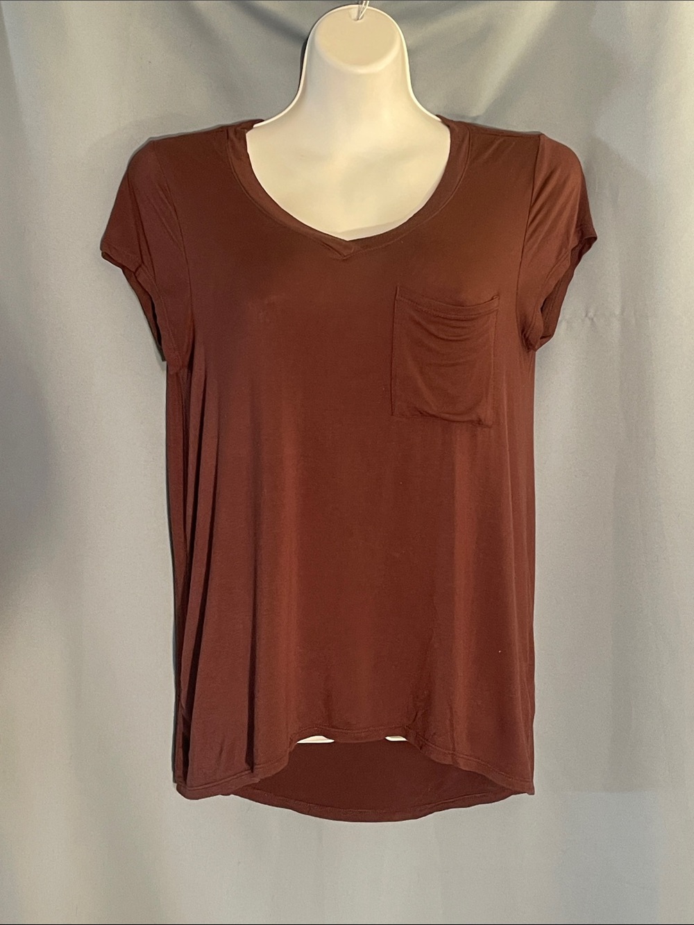 Cable & Gauge Women's V-Neck Pocket Tee in Brown